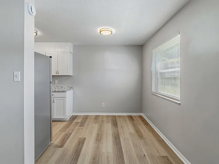 2716 Holbrook Dr #6 — Photo 6