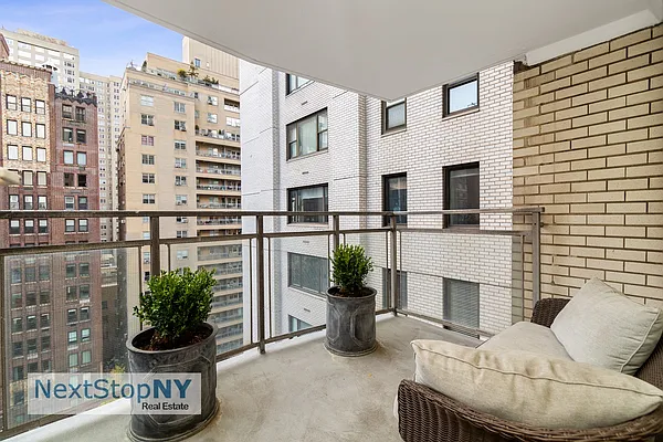 Sold by NextStopNY | media 10