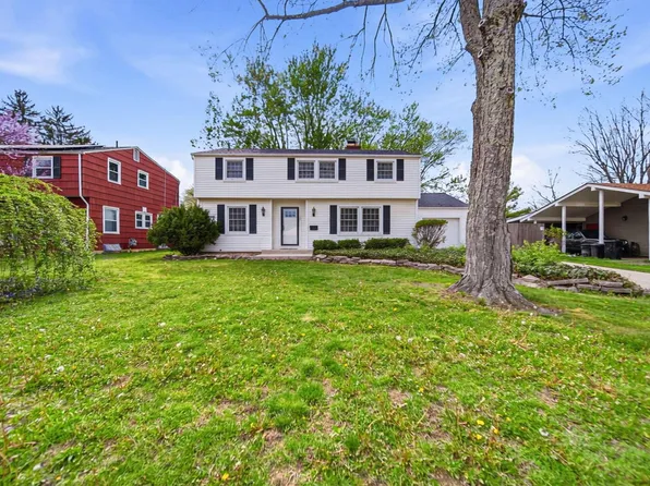 429 Carilla Ln, Columbus, OH 43228