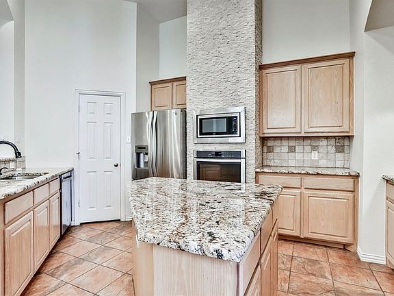 3rd image of 1625 Hawkins Ct