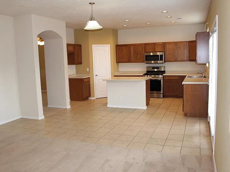 1829 Cortina Loop SE — Photo 10