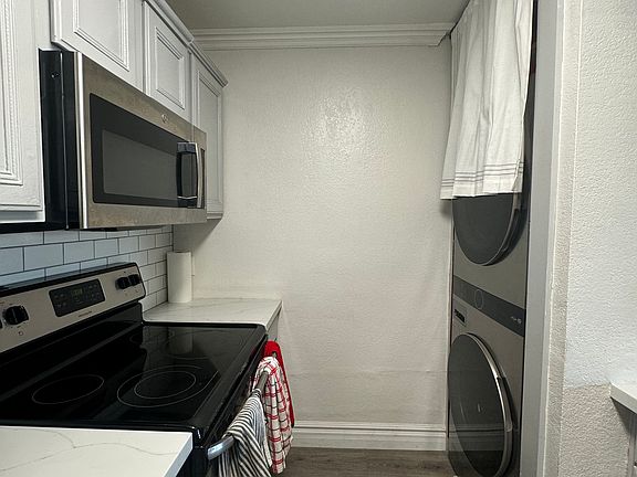 5th image of 2938 N 61st Pl Unit 217