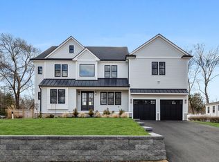 7 Edward Ave, Lynnfield, MA 01940