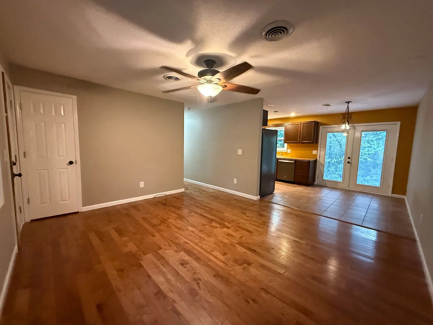 3 Bedroom 2 Bathroom Home in Greeneville, TN — Photo 3