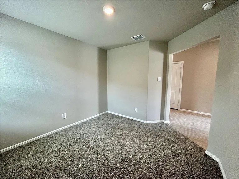 16432 Severn Ln — Photo 25