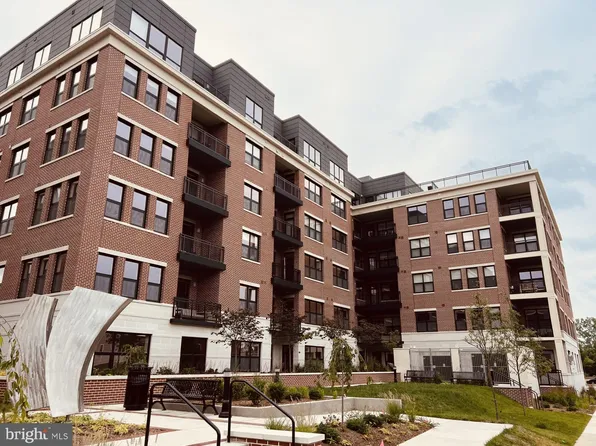 737 Swann Ave Unit 112, Alexandria, VA 22301