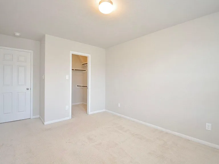5443 Grand View Dr — Photo 11