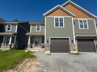 597 1st Ave, Welland, ON L3C 1Z2