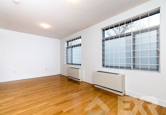 3rd image of 820 Bergen St #103