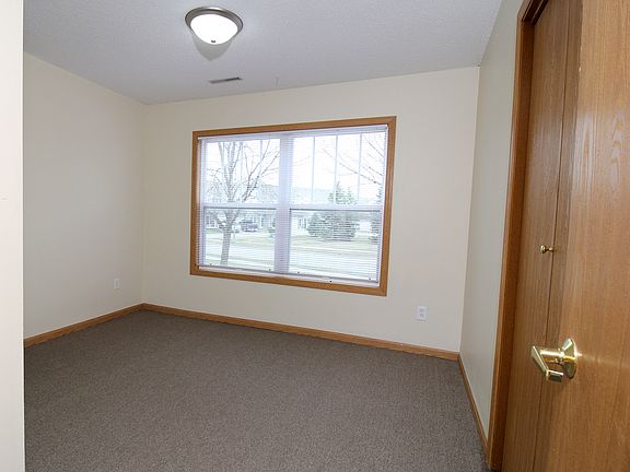 4th image of 2000 Meadow Chase Ln #4B-2Ba-1200Sqft