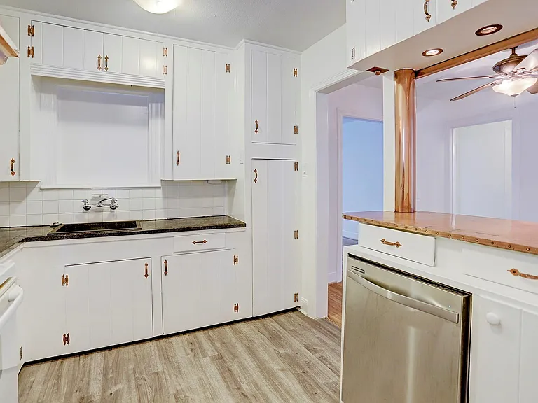 3919 Amherst St — Photo 9