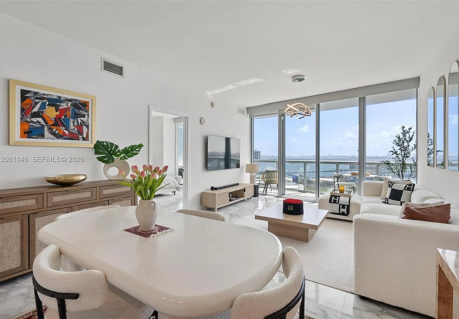 Marinablue Condo — Photo 1
