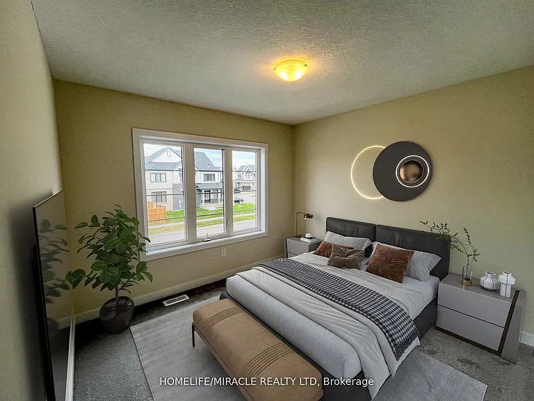 66 Aviron Cres — Photo 22