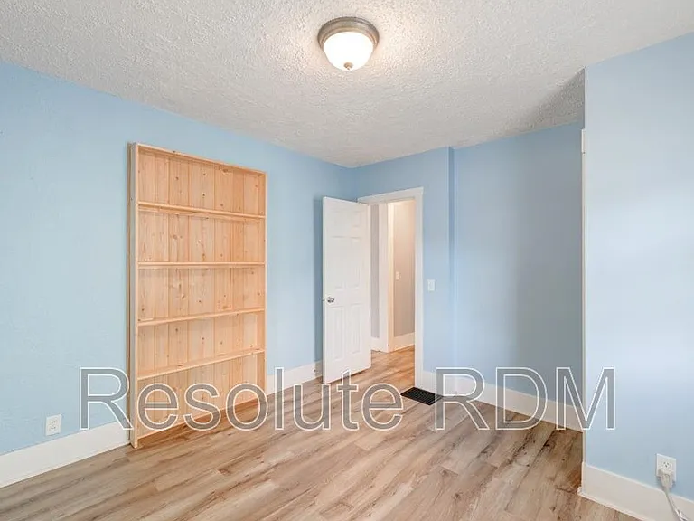 1308 E Taylor St — Photo 15