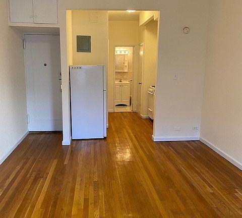 2nd image of 335 E 86th St APT 2C