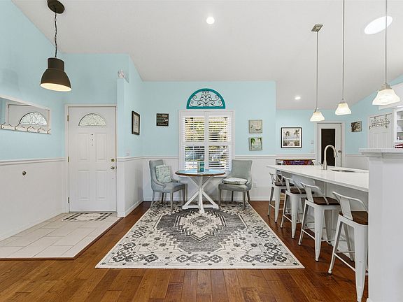 4th image of 2341 Sussex Ln
