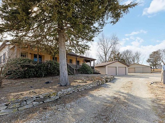 2nd image of 409 N Main St