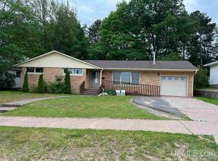 811 W Fair Ave, Marquette, MI 49855