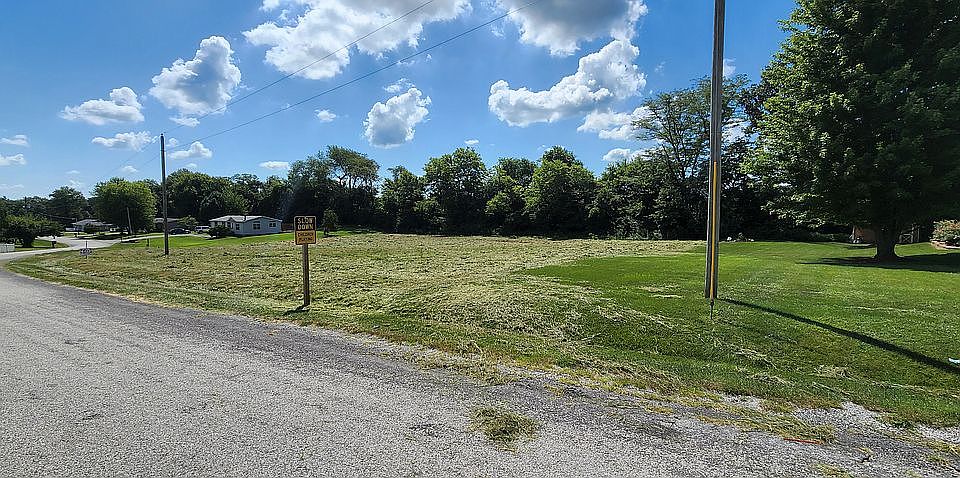 2nd image of 490 Stevenson Dr