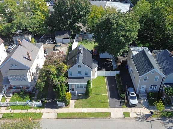 4th image of 20 Lake Street