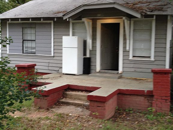 2nd image of 1109 Mary St