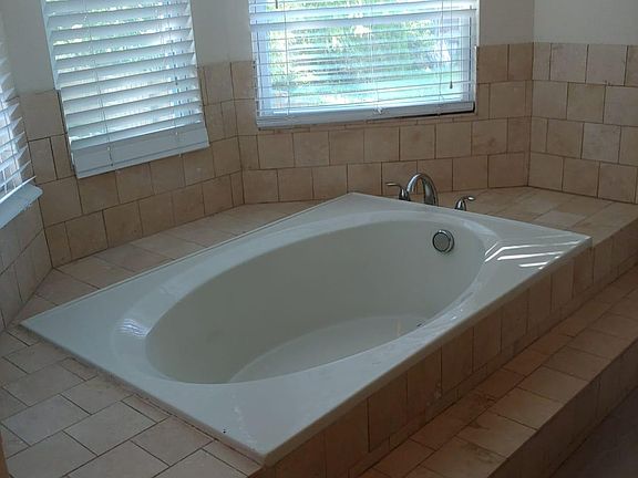 4th image of 6351 Brookhill Cir