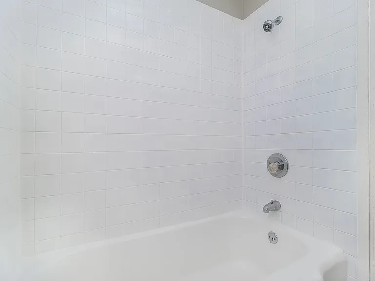 Westnedge Hills Apts — Photo 55