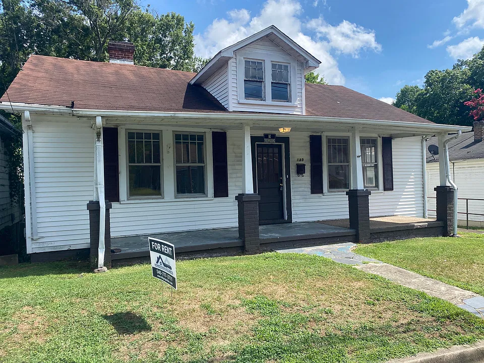 149 Clement Ave