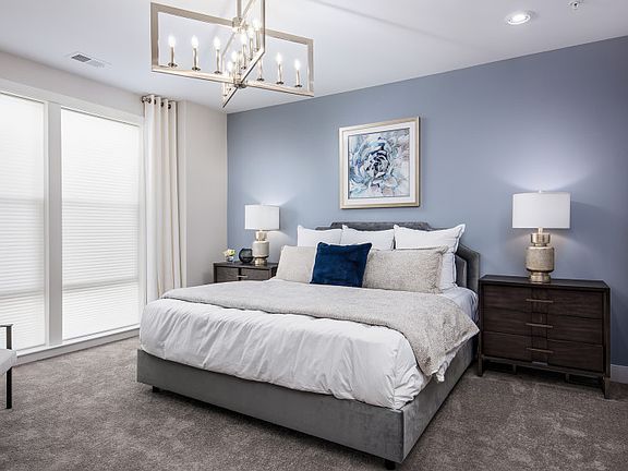 Spacious Owner s Suite with Private En-Suite