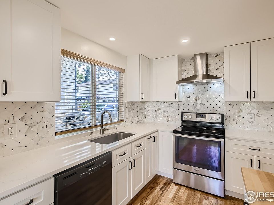 1st image of 2138 Collyer St #2138