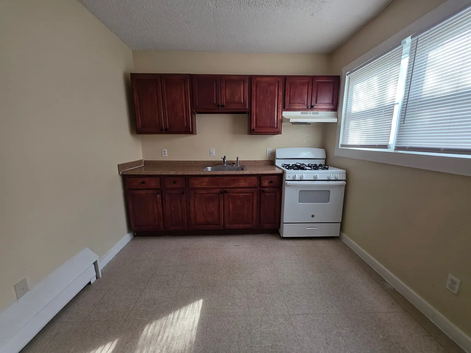 2 bed, 1.5 bath, $1,700 — Photo 2