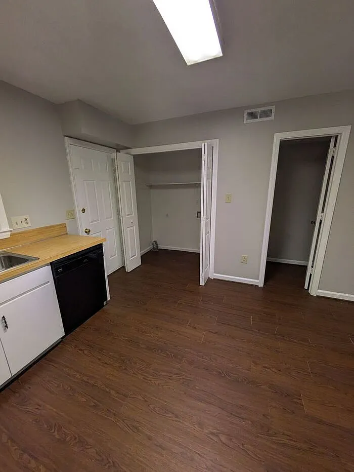 2 bed, 1.5 bath, 1000 sqft, $1,125 — Photo 3
