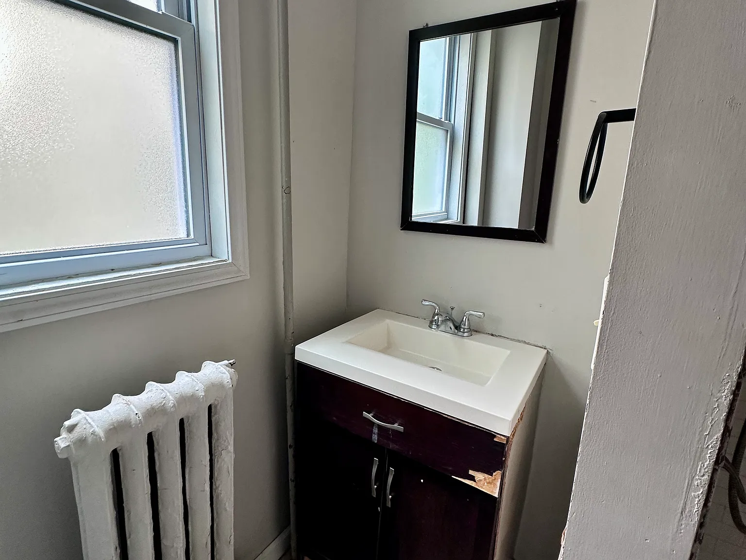 3 bed, 1320 sqft, $1,900 — Photo 2