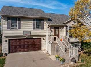 3724 Monarch Dr SW, Cedar Rapids, IA 52404