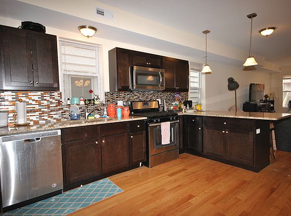 2nd image of 3134 N Monticello Ave