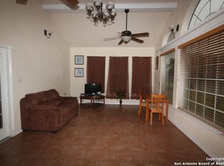 929 N Bryant St, Pleasanton, TX 78064