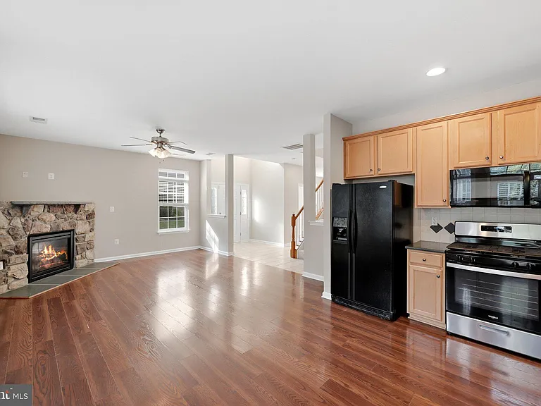 300 Kintyre Ln — Photo 15