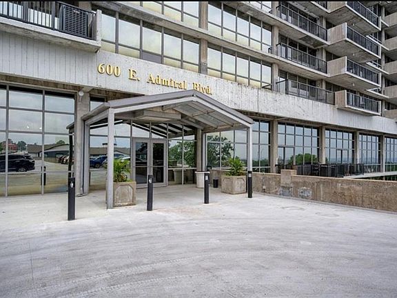 5th image of 600 E Admiral Blvd #1703