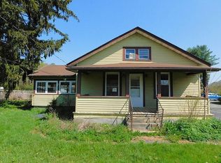 128 West Rd, Pleasant Valley, NY 12569