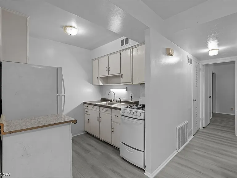 3030 S Moreland Blvd #2 — Photo 9