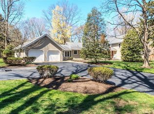 7090 Pinehill Rd, Concord Township, OH 44077