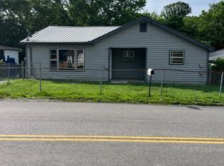 706 E Beech St, La Follette, TN 37766