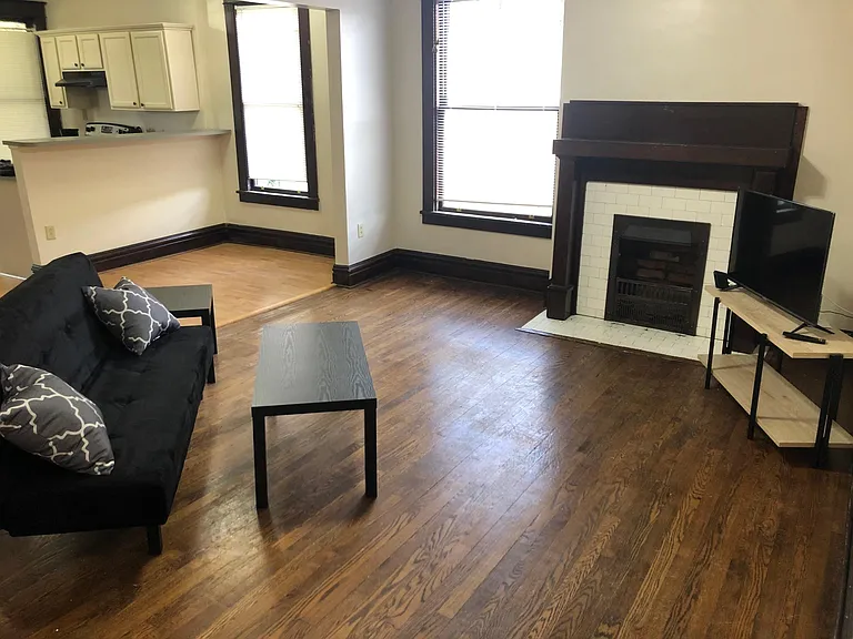 101 12th St #2R — Photo 8