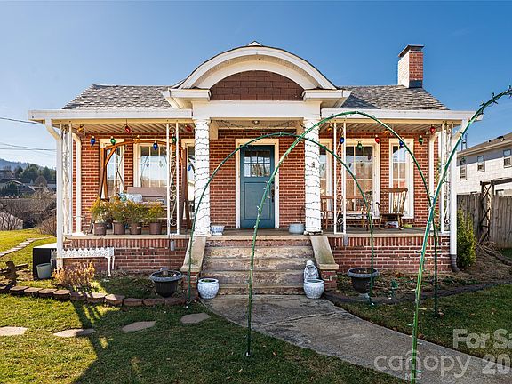 2nd image of 158 Poplar St