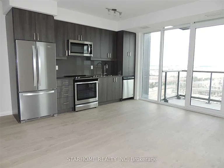 7895 Jane St #2015 — Photo 3