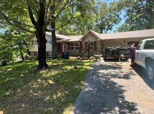 1324 Clearpoint Dr, Hixson, TN 37343