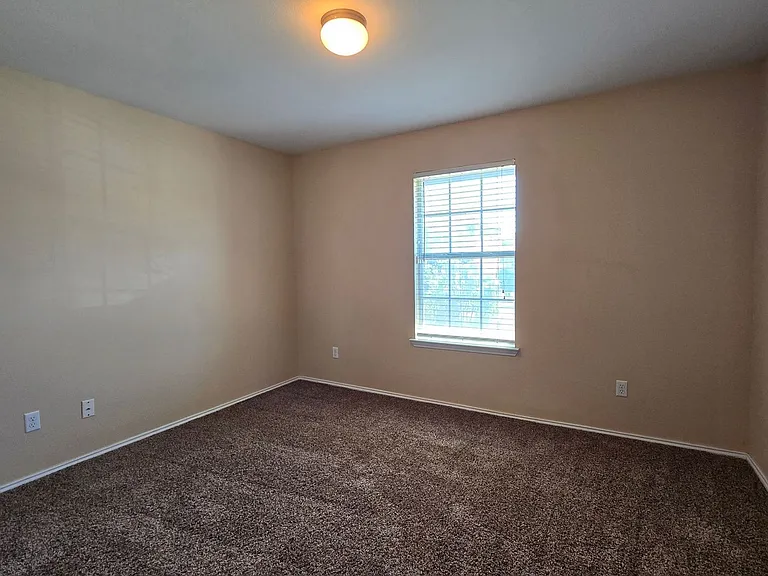 307 E Gemini Ln — Photo 14