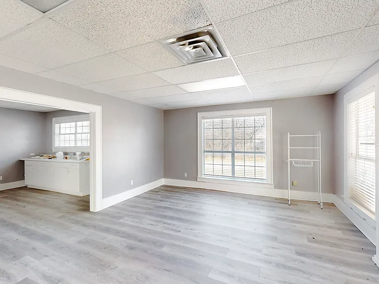 409 W Main St — Photo 7