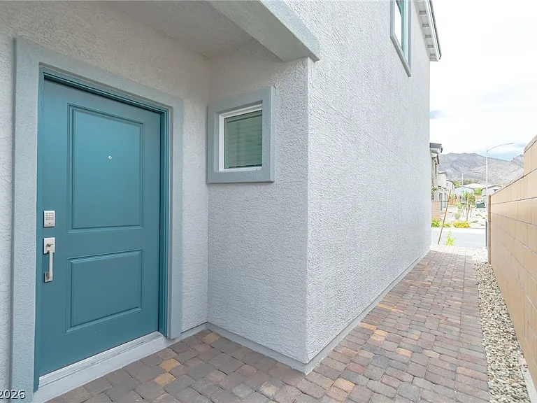 3380 Sunlight Grove Ln — Photo 3