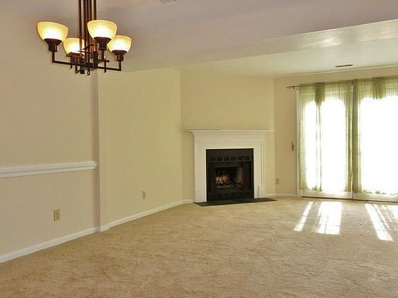 2nd image of 318 Green St